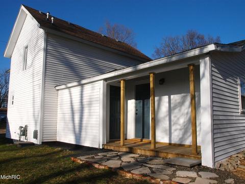 115 W Ann St, Belding, MI 48809 photo 5