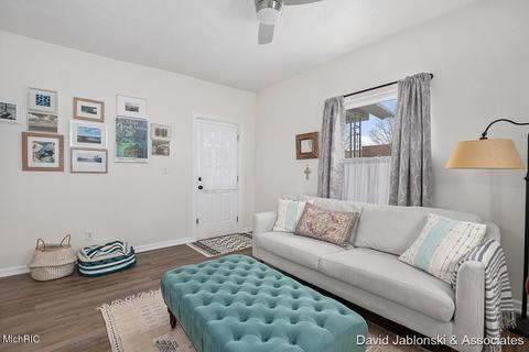 522 N Bridge St, Belding, MI 48809 photo 6
