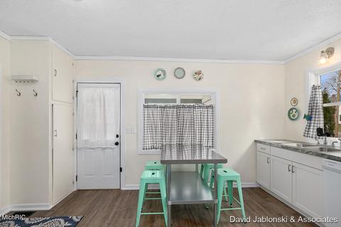 522 N Bridge St, Belding, MI 48809 photo 12