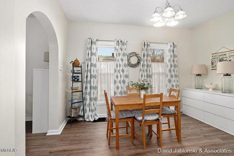 522 N Bridge St, Belding, MI 48809 photo 9