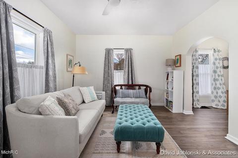 522 N Bridge St, Belding, MI 48809 photo 7