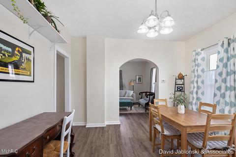 522 N Bridge St, Belding, MI 48809 photo 8