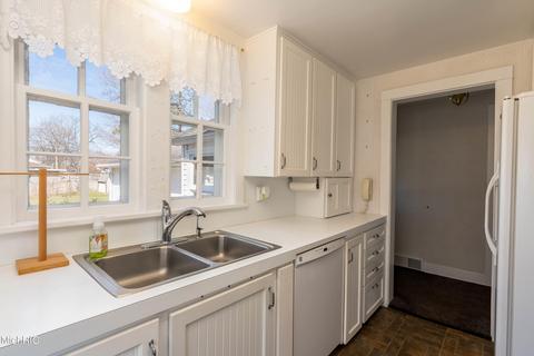 804 N Monroe St, Lowell, MI 49331 photo 12