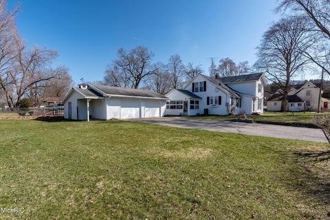 804 N Monroe St, Lowell, MI 49331 photo 6