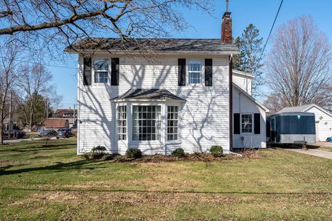 804 N Monroe St, Lowell, MI 49331 photo 3