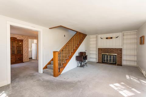 804 N Monroe St, Lowell, MI 49331 photo 22