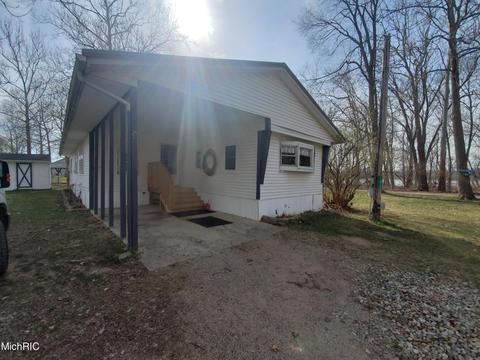 15012 Roberts Shores Dr, Constantine, MI 49042 photo 2