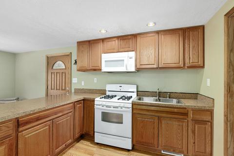 203 W Pine St, Edmore, MI 48829 photo 7
