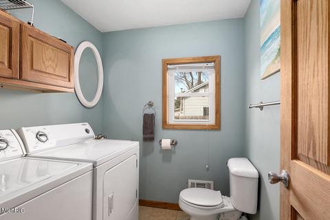 203 W Pine St, Edmore, MI 48829 photo 13