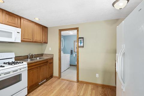 203 W Pine St, Edmore, MI 48829 photo 8