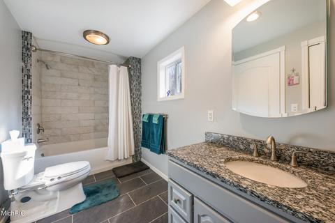 1814 S Oak Ave, White Cloud, MI 49349 photo 16
