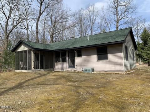 1216 W Beaver Rd, Bitely, MI 49309 photo 1
