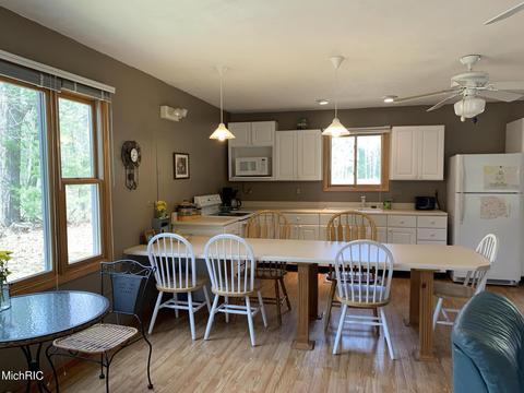 1216 W Beaver Rd, Bitely, MI 49309 photo 3
