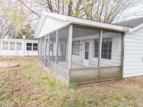 18889 Riverview Dr, Three Rivers, MI 49093 photo 3