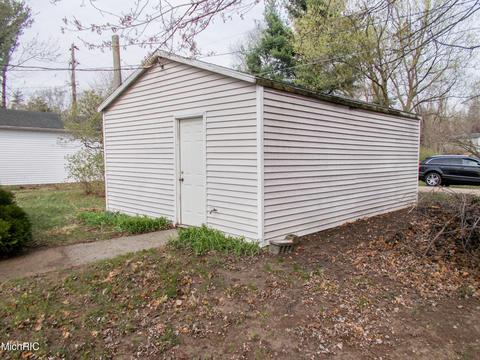 18889 Riverview Dr, Three Rivers, MI 49093 photo 8