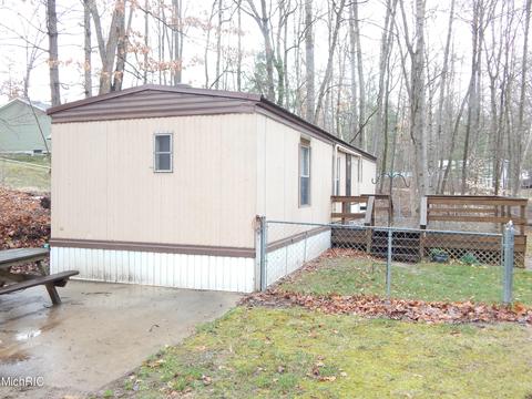 6719 E Deerwood Dr, White Cloud, MI 49349 photo 2