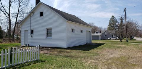 523 E Spring St, Whitehall, MI 49461 photo 3