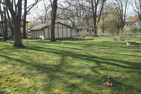 800 Glenview Drive Dr, Plainwell, MI 49080 photo 17