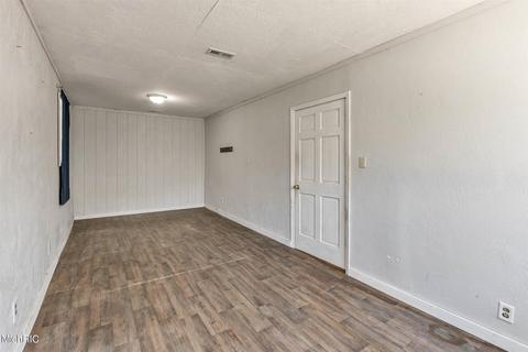 550 S Bliss Rd, Sumner, MI 48889 photo 16