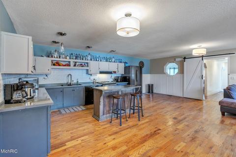 550 S Bliss Rd, Sumner, MI 48889 photo 13