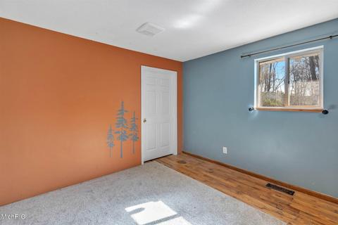 550 S Bliss Rd, Sumner, MI 48889 photo 18