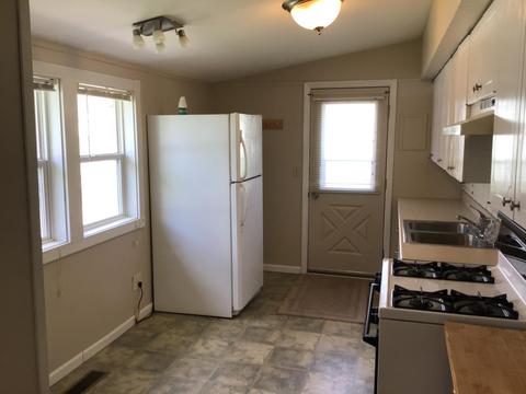 124 Mariette St, Plainwell, MI 49080 photo 3