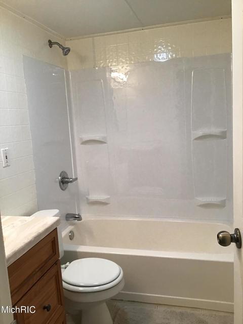 124 Mariette St, Plainwell, MI 49080 photo 10
