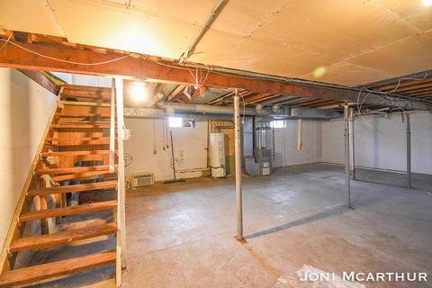 806 James St, Belding, MI 48809 photo 19