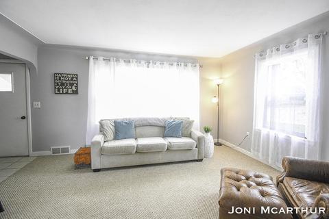 806 James St, Belding, MI 48809 photo 5