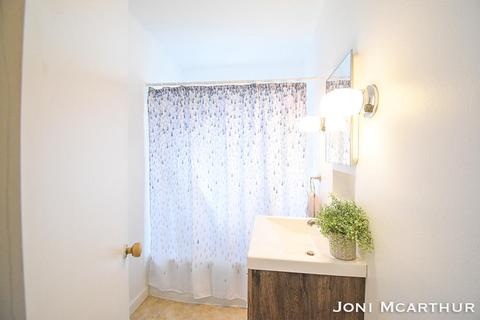 806 James St, Belding, MI 48809 photo 15