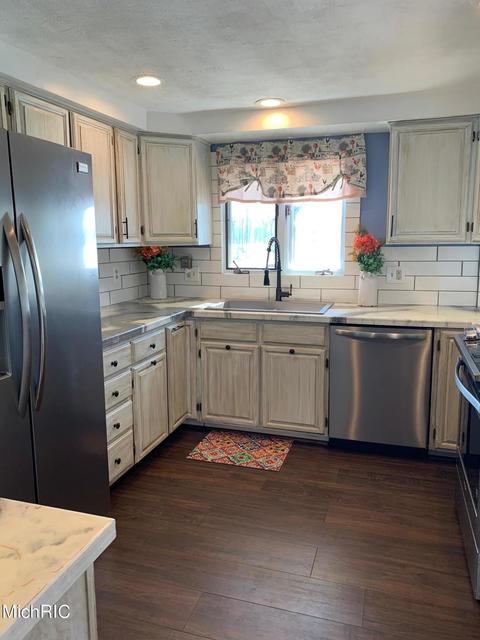 11221 Long Point Dr, Plainwell, MI 49080 photo 12