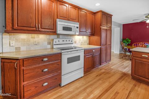 332 Springreene Dr SE, Ada, MI 49301 photo 14