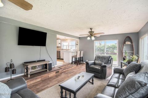 5075 Roberts Dr, Flint, MI 48506 photo 3