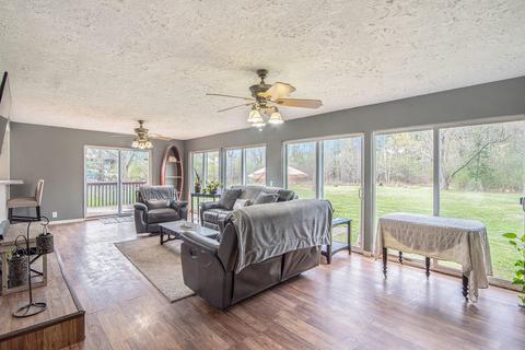 5075 Roberts Dr, Flint, MI 48506 photo 4