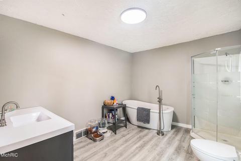 5075 Roberts Dr, Flint, MI 48506 photo 18