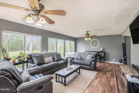 5075 Roberts Dr, Flint, MI 48506 photo 5