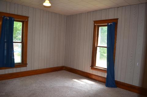630 E State St, Colon, MI 49040 photo 17