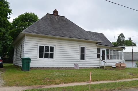 630 E State St, Colon, MI 49040 photo 1