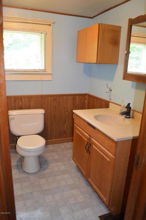 630 E State St, Colon, MI 49040 photo 14