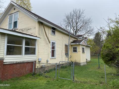 508 E Telegraph, Dowagiac, MI 49047 photo 2