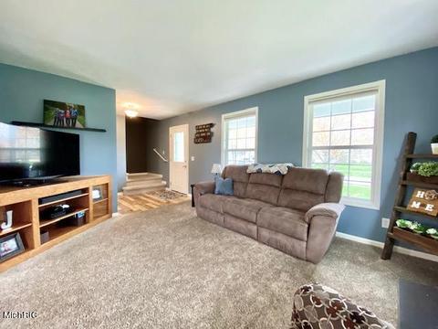 4002 Patti Rd, Dorr, MI 49323 photo 12