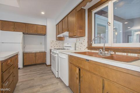 57398 60th Ave, Lawrence, MI 49064 photo 10