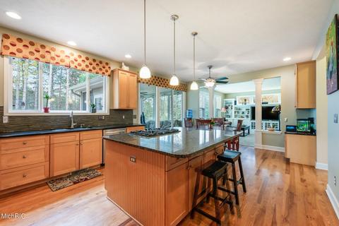 2266 Hearthside Dr SE, Ada, MI 49301 photo 7