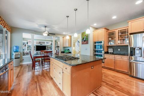 2266 Hearthside Dr SE, Ada, MI 49301 photo 8