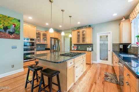 2266 Hearthside Dr SE, Ada, MI 49301 photo 6