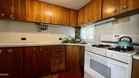 103 E Wells St, Harrietta, MI 49638 photo 8