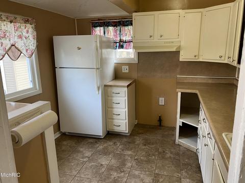 172 E Washington St, Coldwater, MI 49036 photo 3