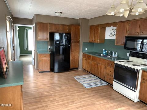 1118 Bentley Dr, Monroe, MI 48162 photo 4
