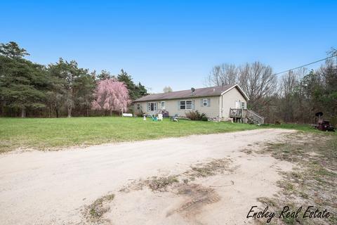 6100 E 76th St, Newaygo, MI 49337 photo 3