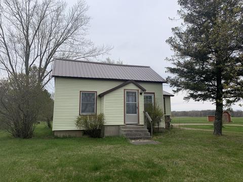 719 E Main St, Marion, MI 49665 photo 3